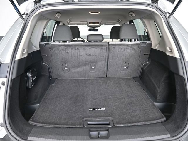 Used 2023 Nissan Rogue SV image 41