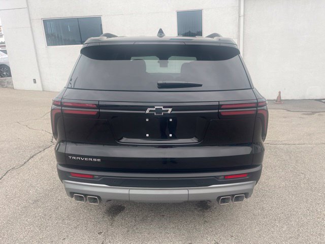 New 2027 Chevrolet Traverse LT w/ Sun and Wheel Package FWD image 4