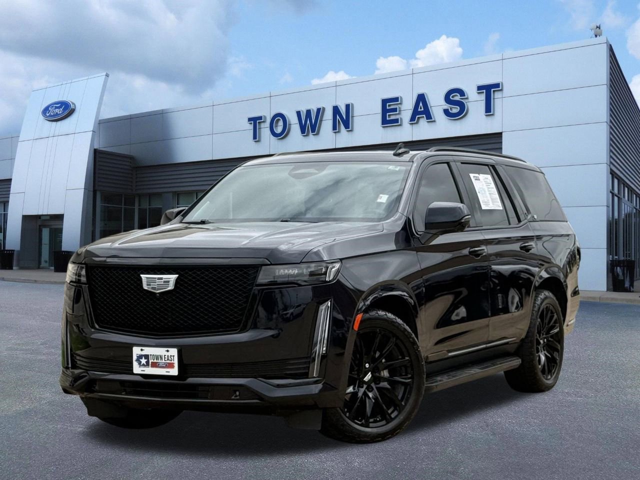Used 2023 Cadillac Escalade Sport Platinum w/ LPO, ONYX Package image 1