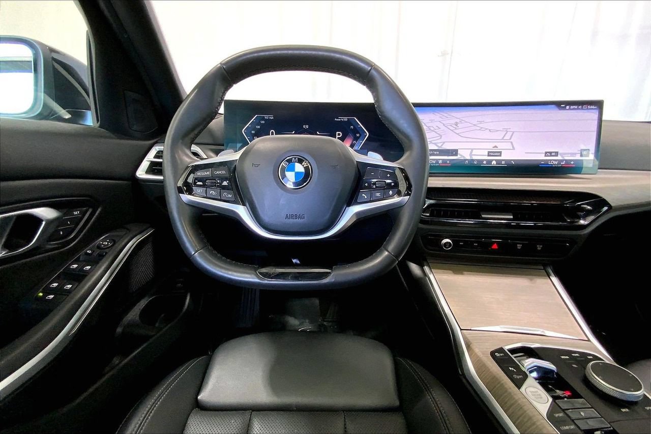 Used 2025 BMW 330i xDrive Sedan AWD/4WD image 4