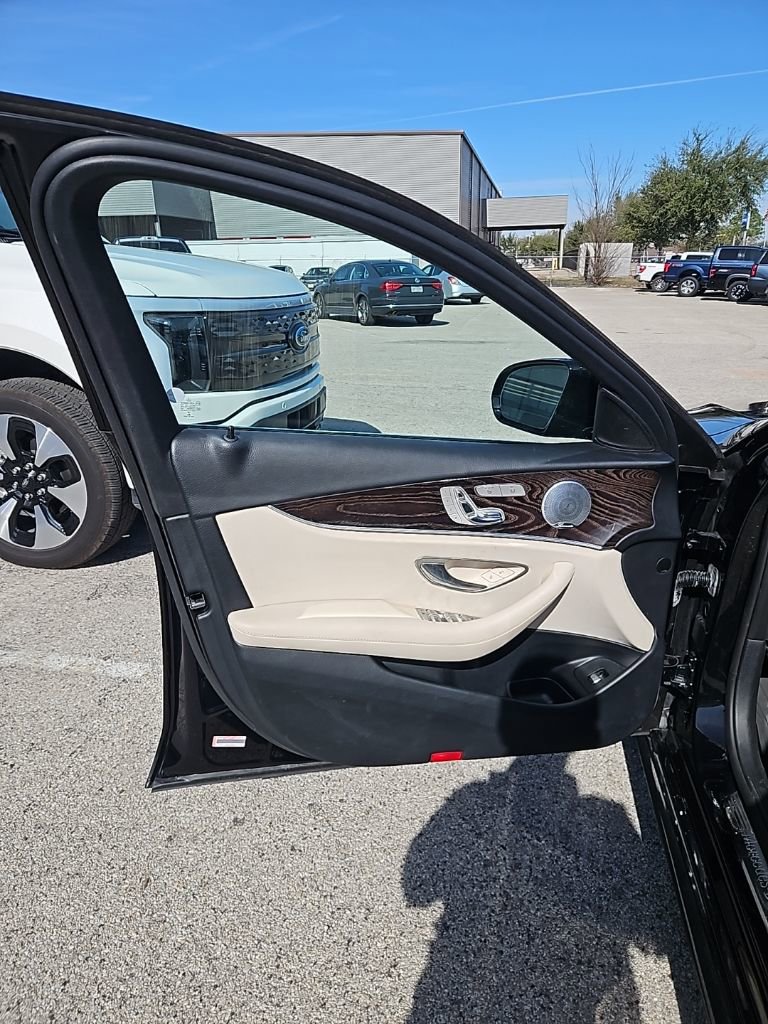 Used 2019 Mercedes-Benz E 300 w/ Premium 1 Package image 9