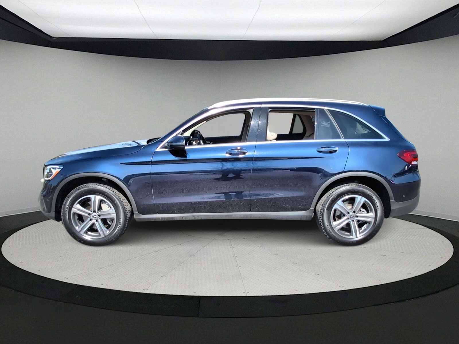 Used 2022 Mercedes-Benz GLC 300 4MATIC image 5