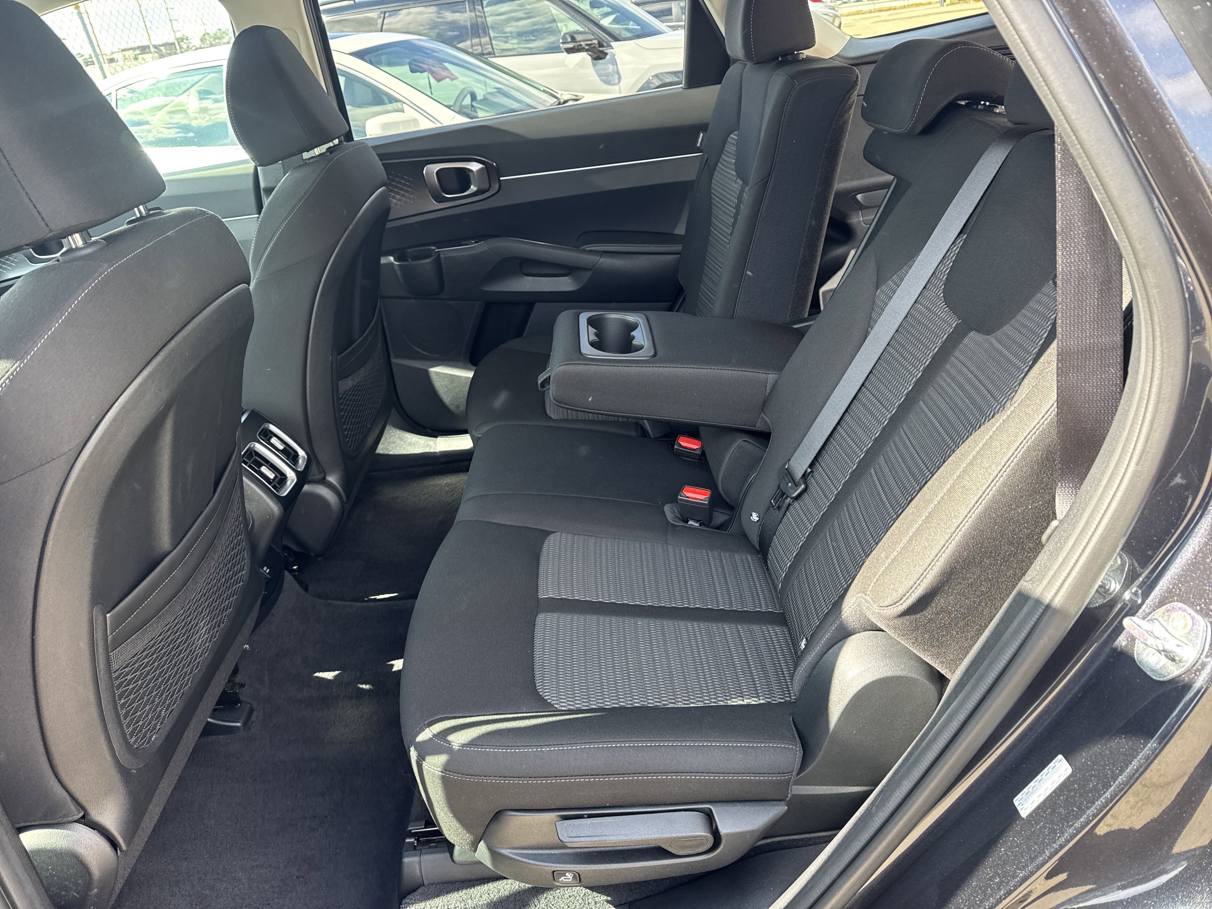 Certified 2025 Kia Sorento LX image 19