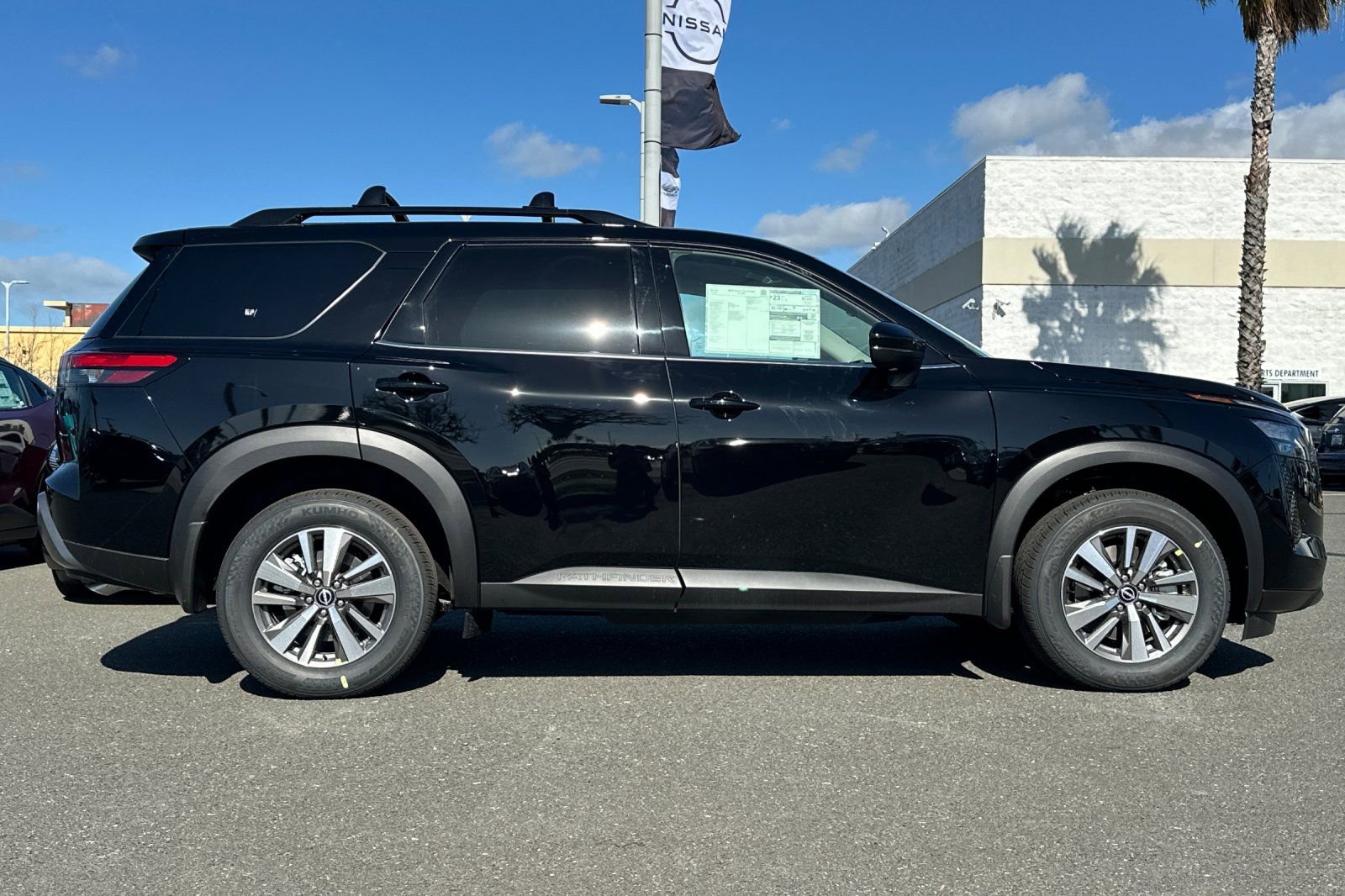 New 2026 Nissan Pathfinder SL image 3