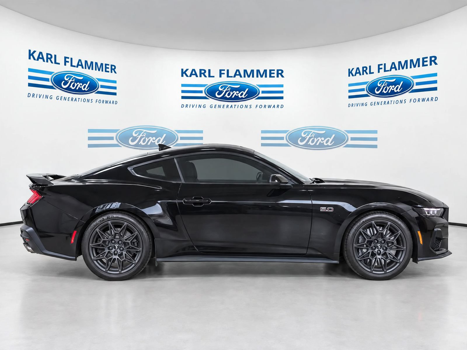 Used 2024 Ford Mustang GT Premium w/ GT Performance Package RWD image 2