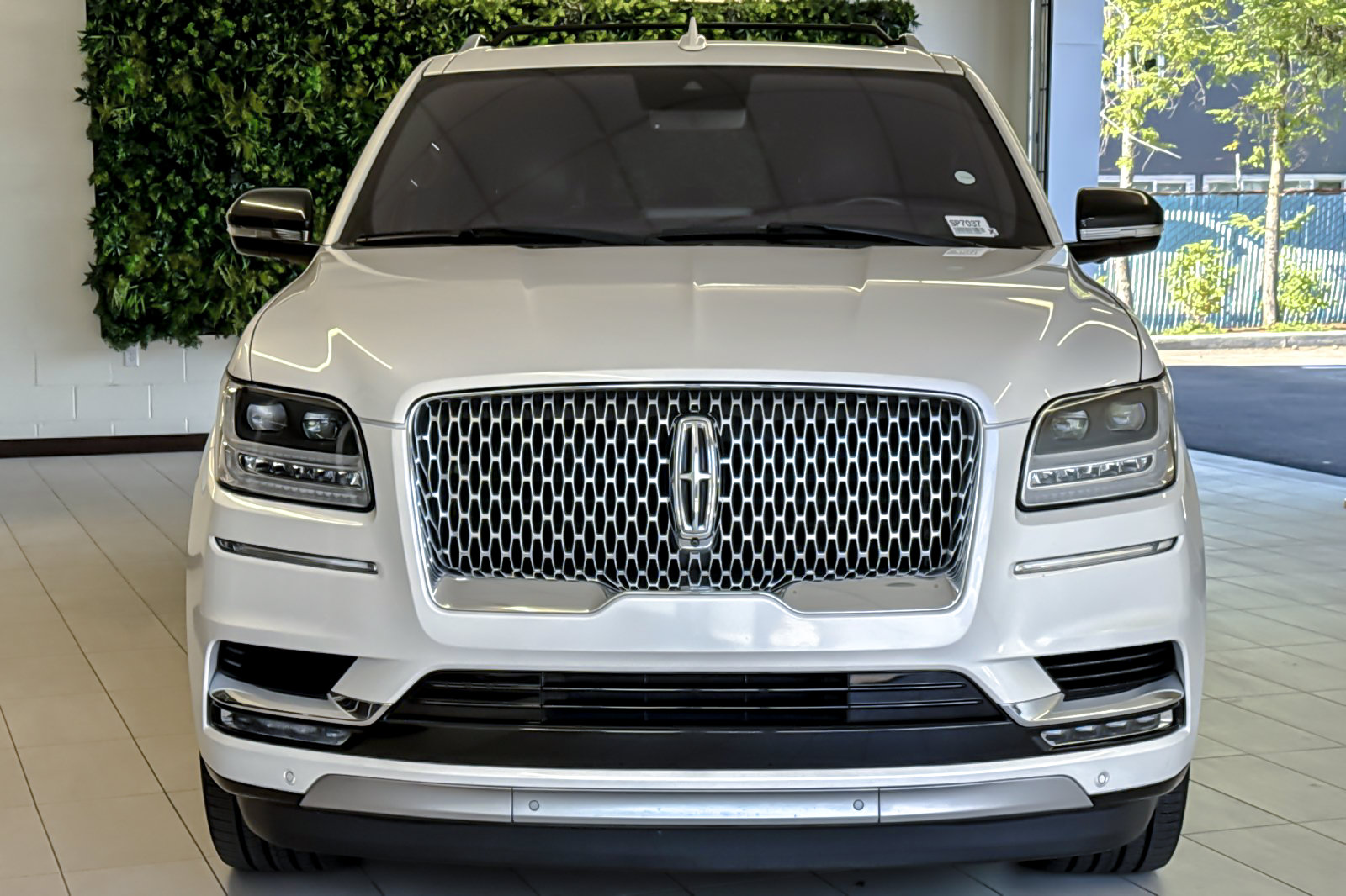 Used 2019 Lincoln Navigator L Reserve AWD/4WD image 9