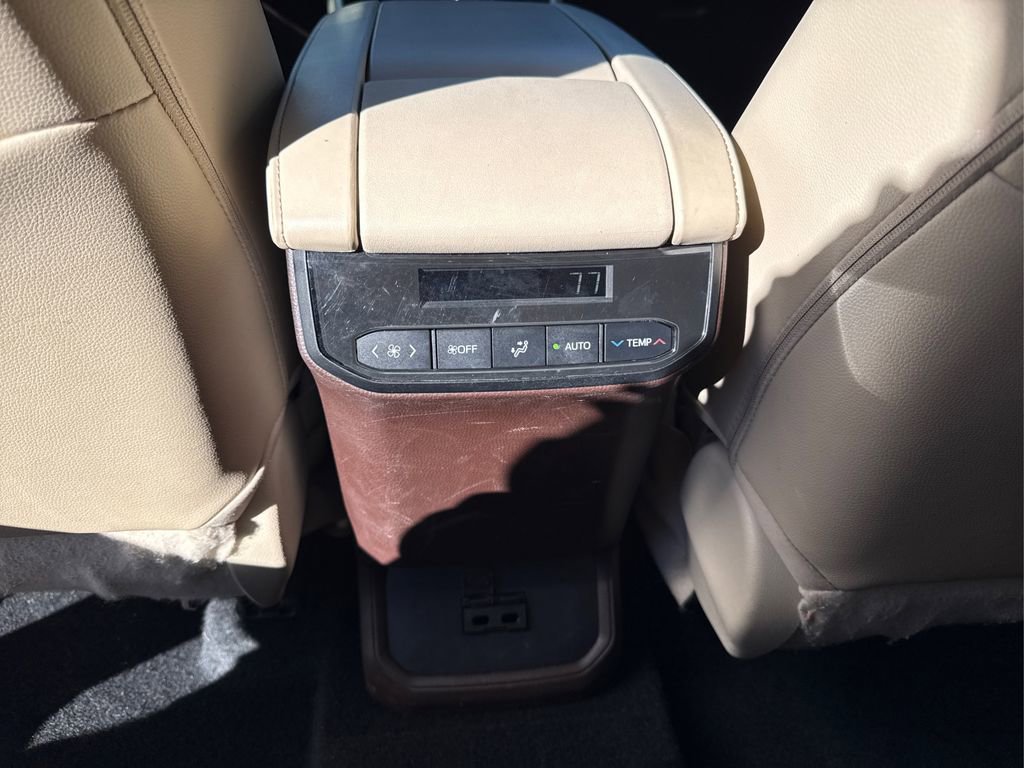 Used 2022 Toyota Highlander XLE image 34
