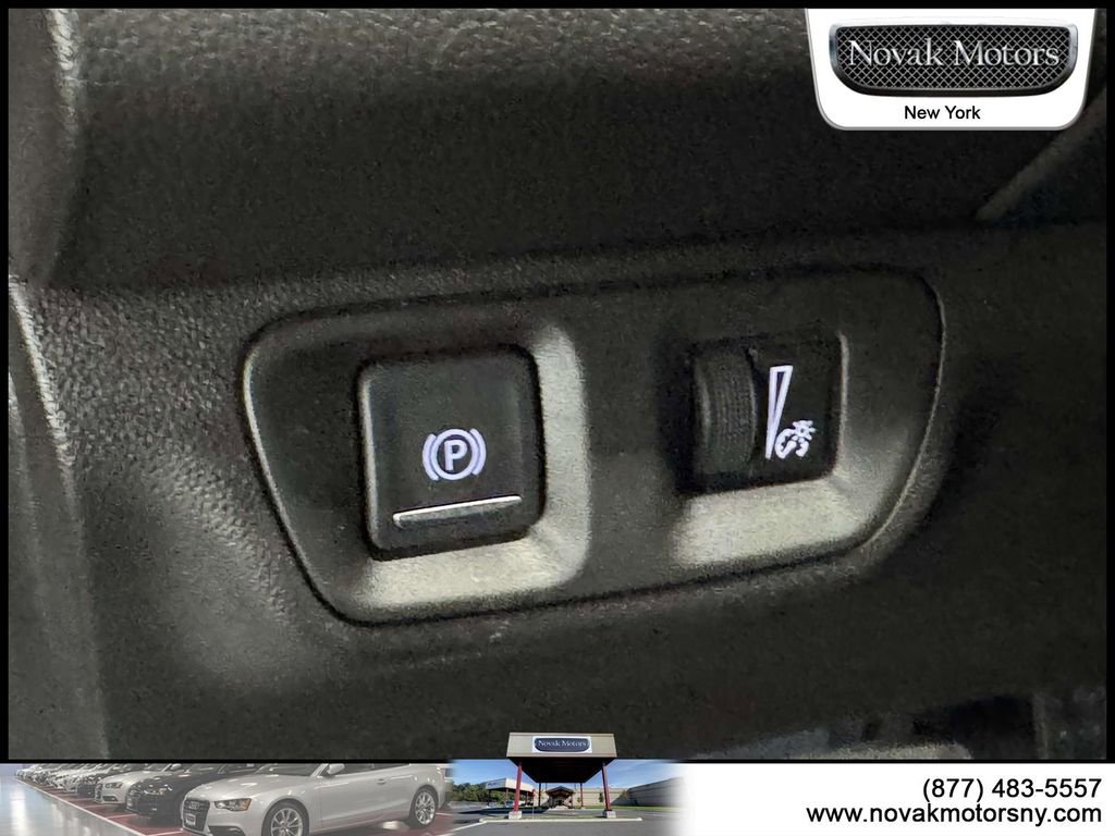 Used 2023 GMC Acadia SLT w/ Preferred Package AWD/4WD image 17