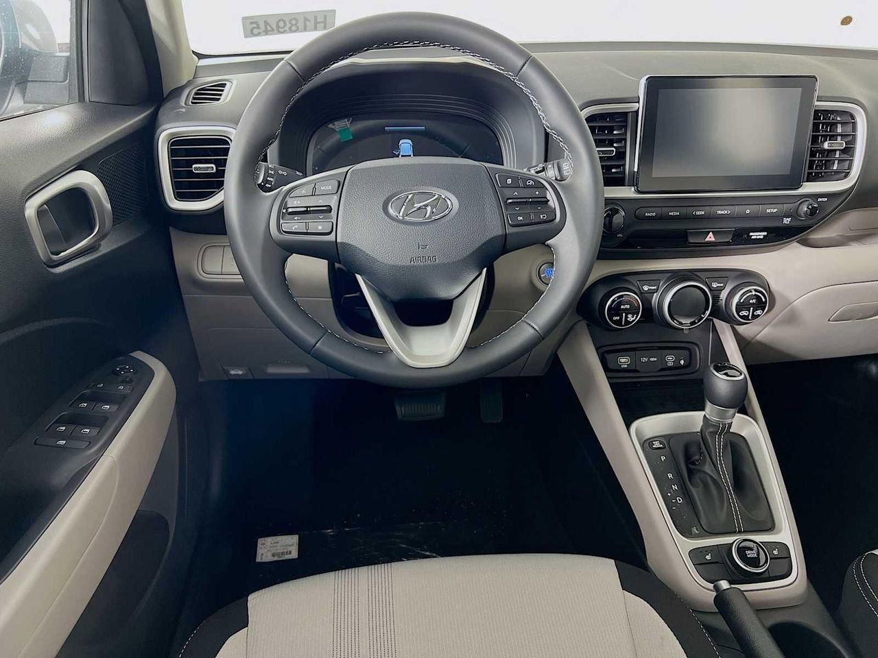 New 2026 Hyundai Venue SEL FWD image 15