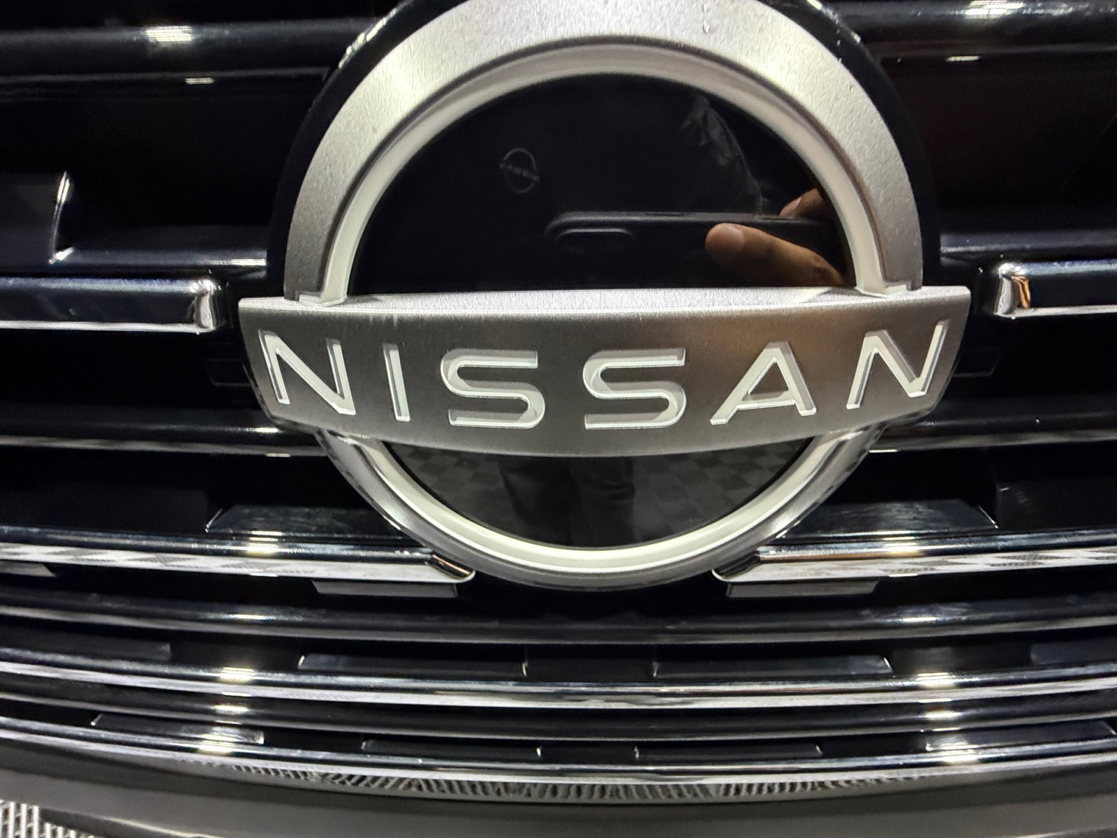 Used 2025 Nissan Rogue SV w/ SV Premium Package image 23