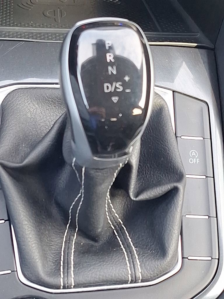 Used 2024 Volkswagen Tiguan SE AWD/4WD image 42