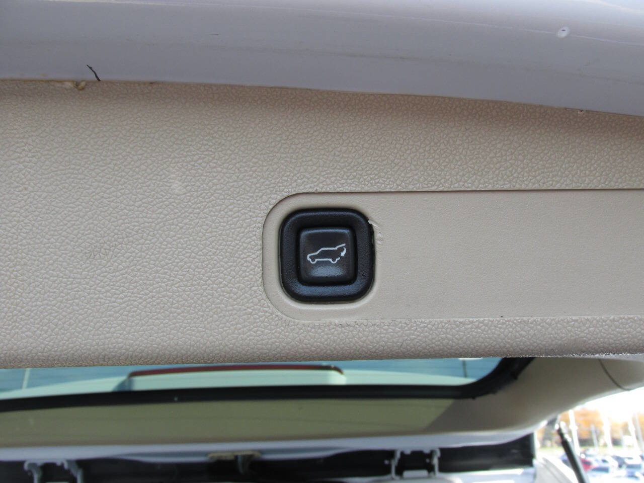 Used 2012 Chevrolet Suburban LTZ AWD/4WD image 21