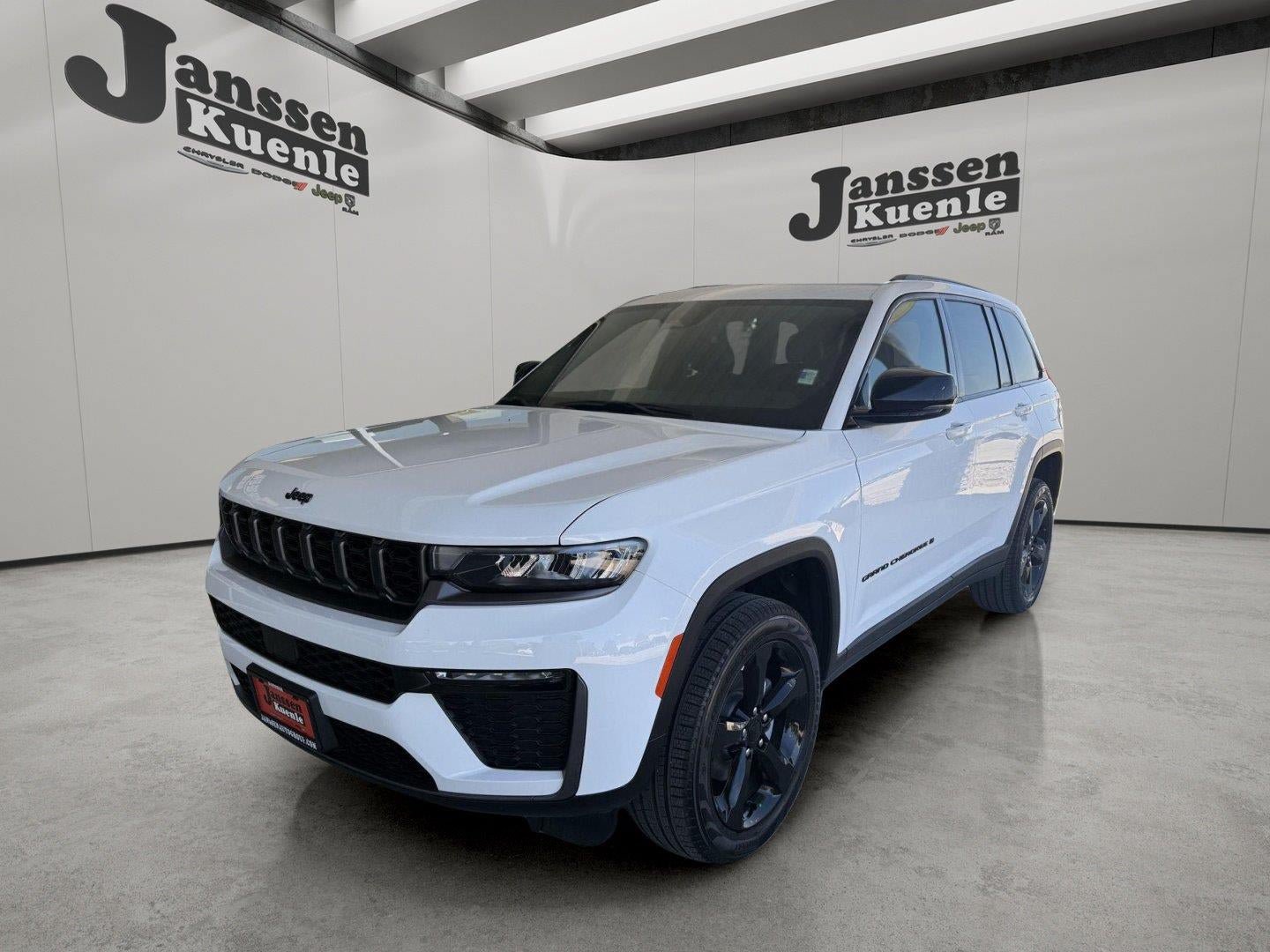 New 2026 Jeep Grand Cherokee Limited w/ Limited Altitude Package AWD/4WD image 6