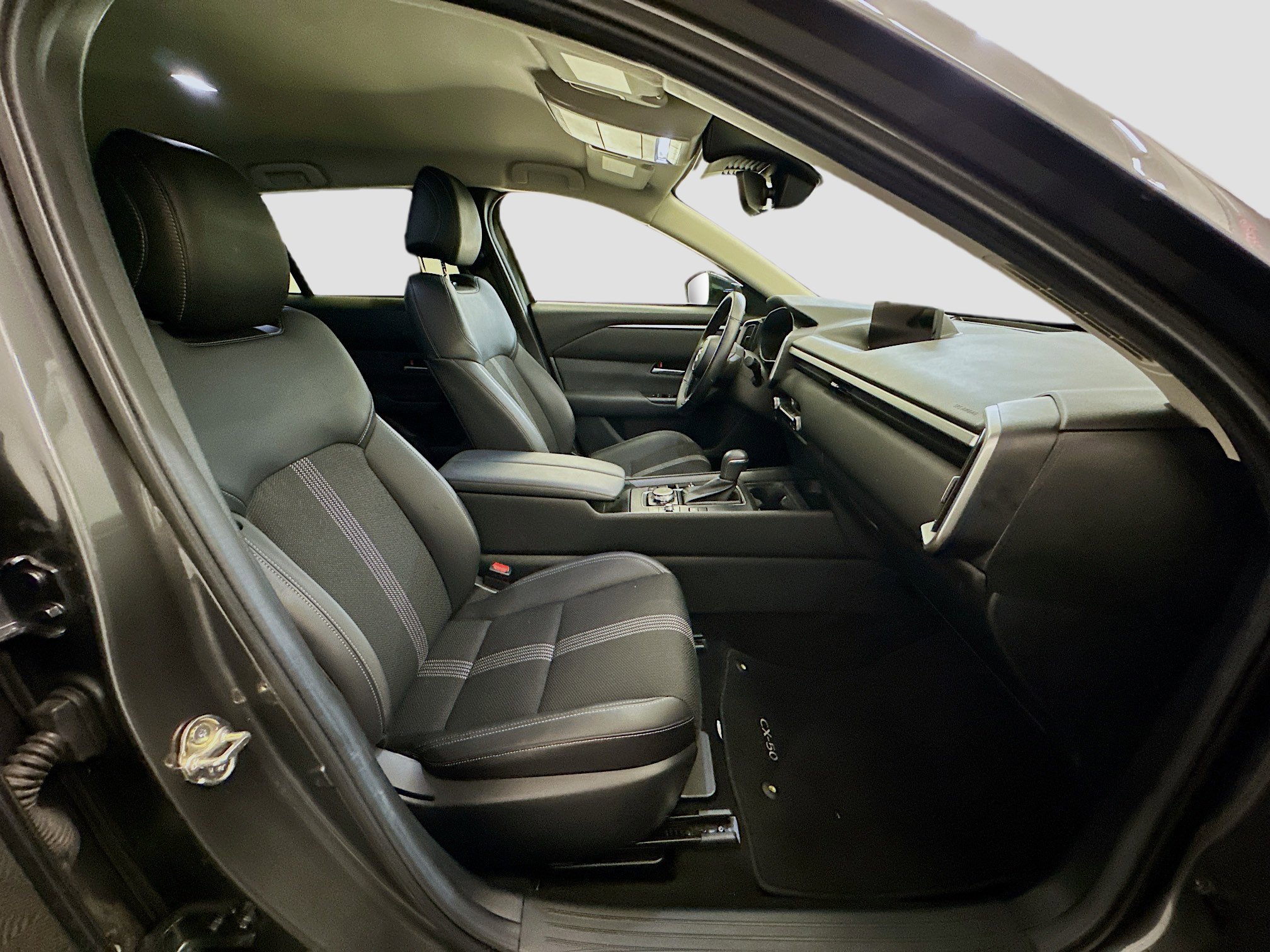 Used 2025 MAZDA CX-50 2.5 Hybrid w/ Preferred Pkg image 33