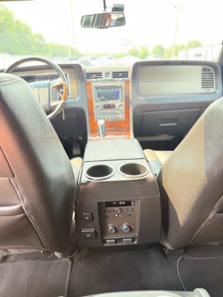 Used 2012 Lincoln Navigator 2WD image 16