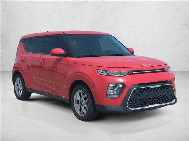 Used 2022 Kia Soul LX w/ Technology Package FWD image 3