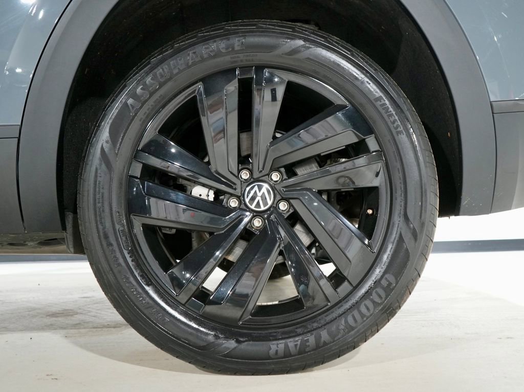 Used 2022 Volkswagen Atlas Cross Sport SE w/ Panoramic Sunroof Package image 32