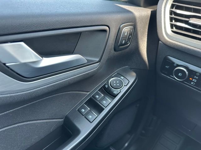Used 2025 Ford Escape Platinum AWD/4WD image 35