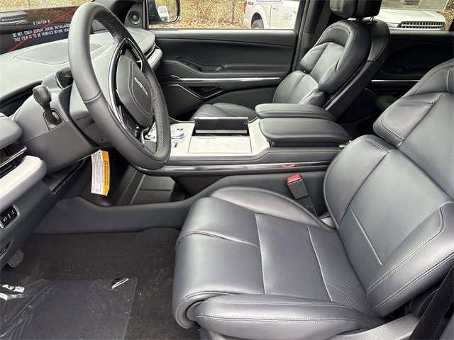 New 2025 Lincoln Navigator Reserve w/ Jet Appearance Package image 22