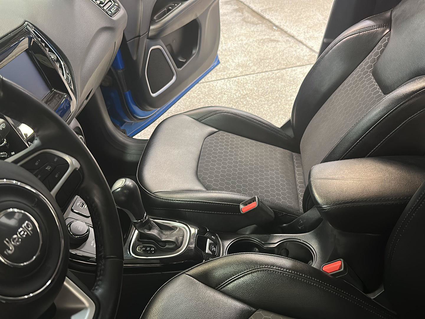 Used 2019 Jeep Compass Latitude AWD/4WD image 25