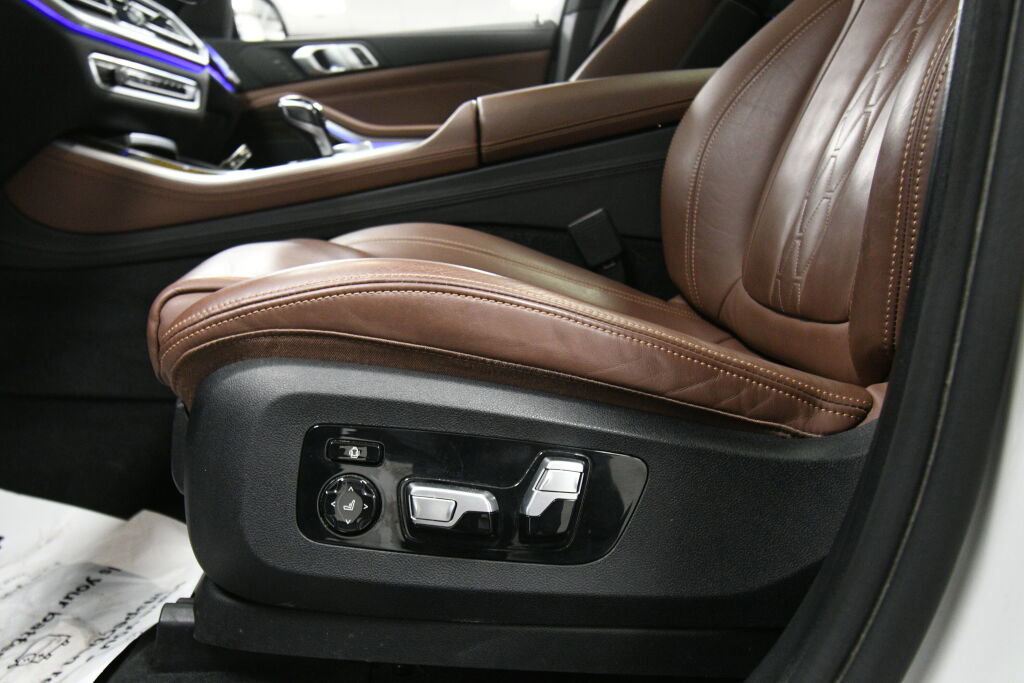 Used 2020 BMW X5 xDrive40i w/ Premium Package image 11