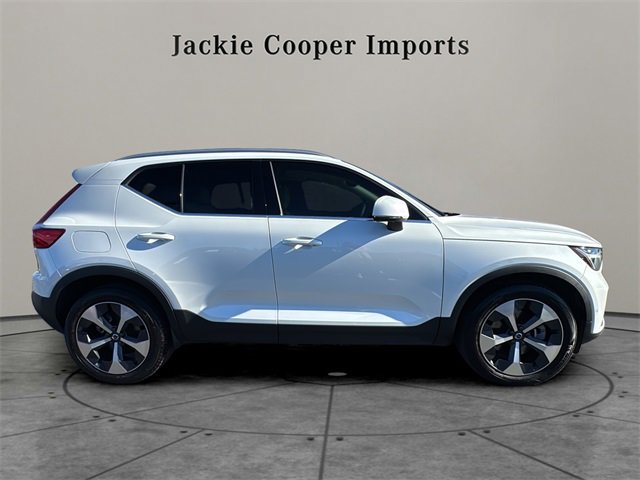 Used 2023 Volvo XC40 B5 Ultimate w/ Protection Package Premier image 6