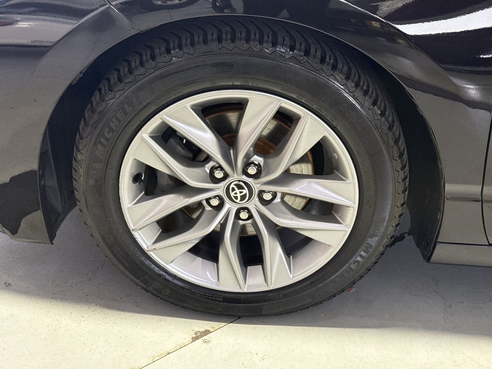 Used 2022 Toyota Avalon XLE FWD image 13