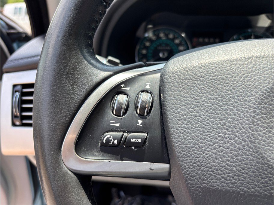 Used 2012 Jaguar XF RWD image 25
