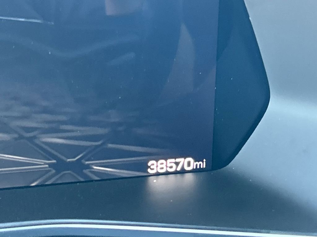 Used 2025 GMC Canyon Elevation image 12