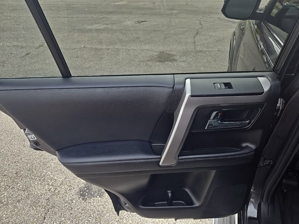 Used 2022 Toyota 4Runner Limited AWD/4WD image 18