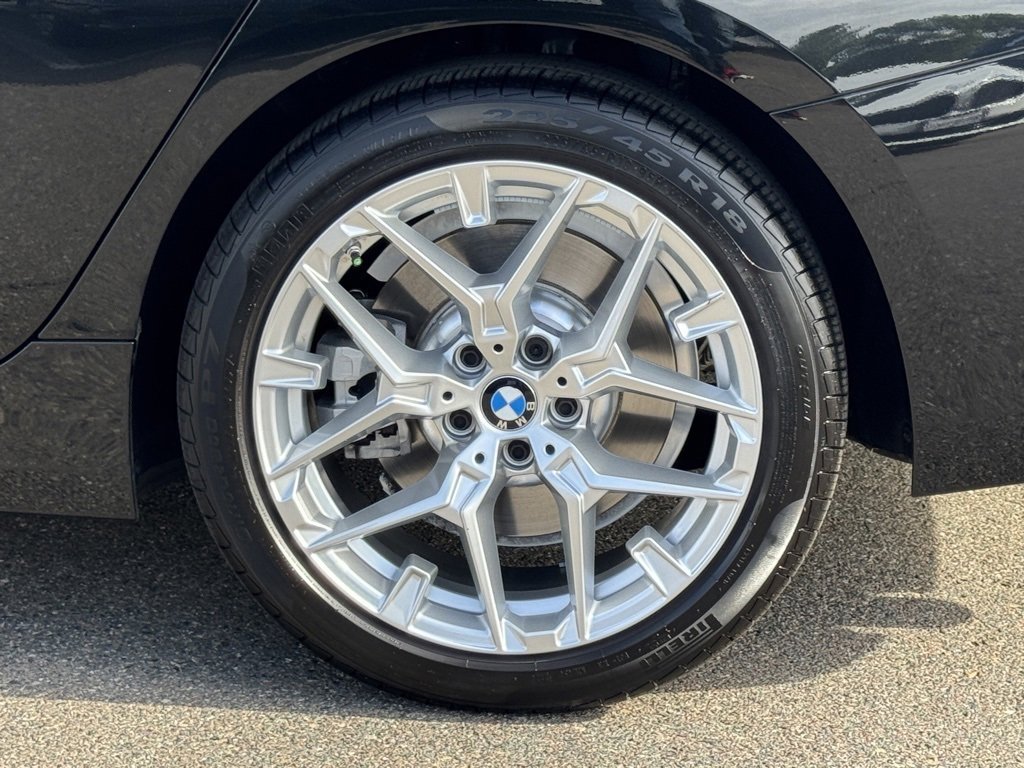 Used 2025 BMW 330i Sedan w/ Premium Package image 15