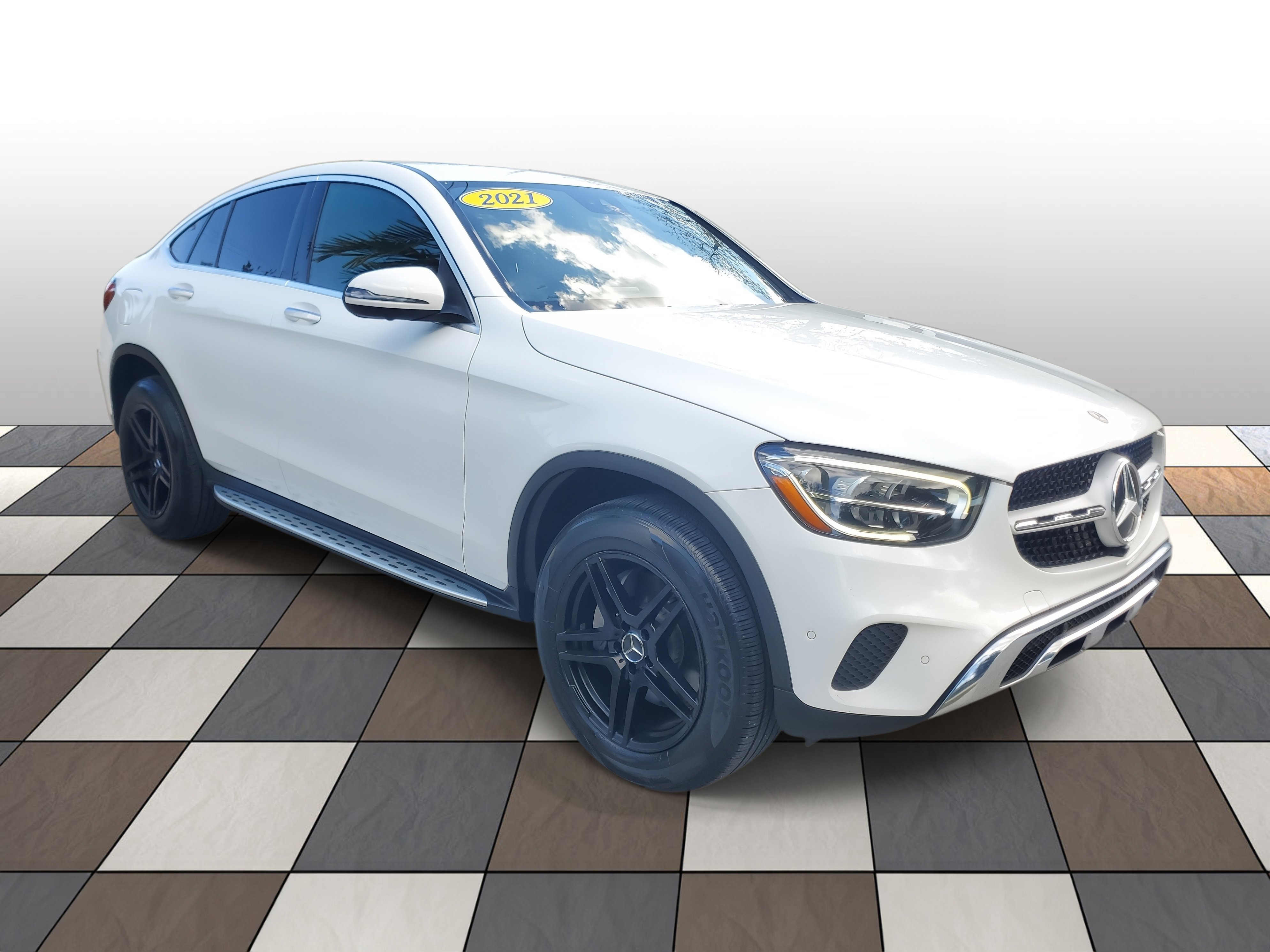 Used 2021 Mercedes-Benz GLC 300 4MATIC Coupe image 3