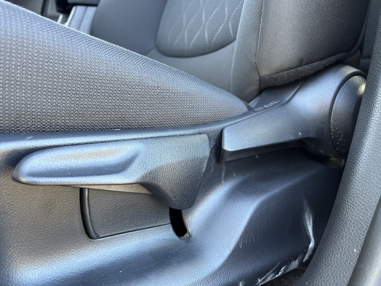 Used 2026 Toyota Corolla Cross LE FWD image 23