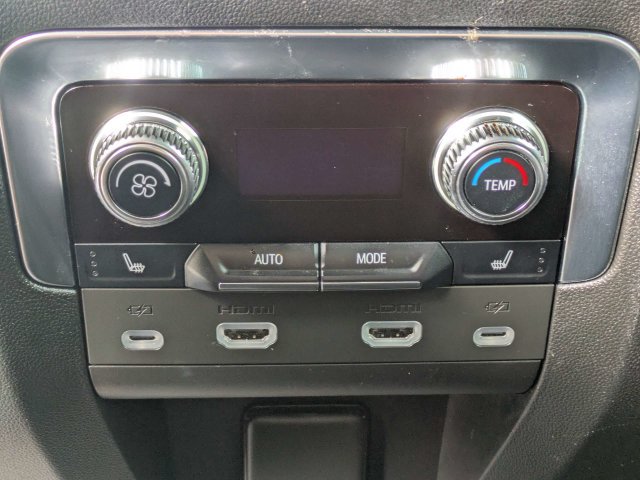 Used 2023 GMC Yukon Denali Ultimate AWD/4WD image 16