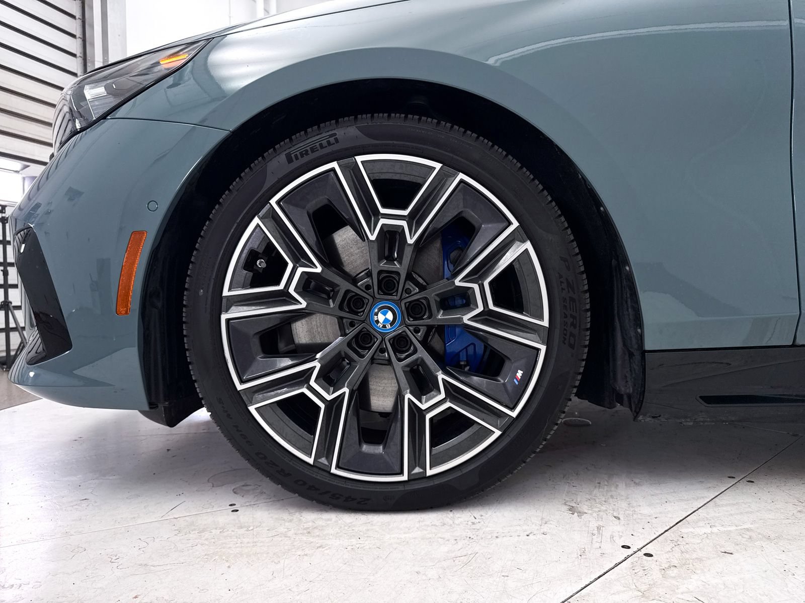 Used 2025 BMW i5 xDrive40 AWD/4WD image 18