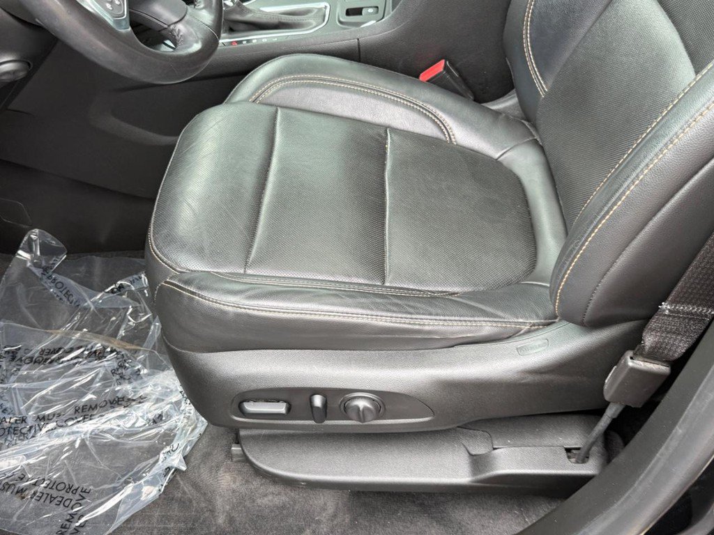 Used 2020 Chevrolet Traverse Premier w/ Redline Edition AWD/4WD image 19