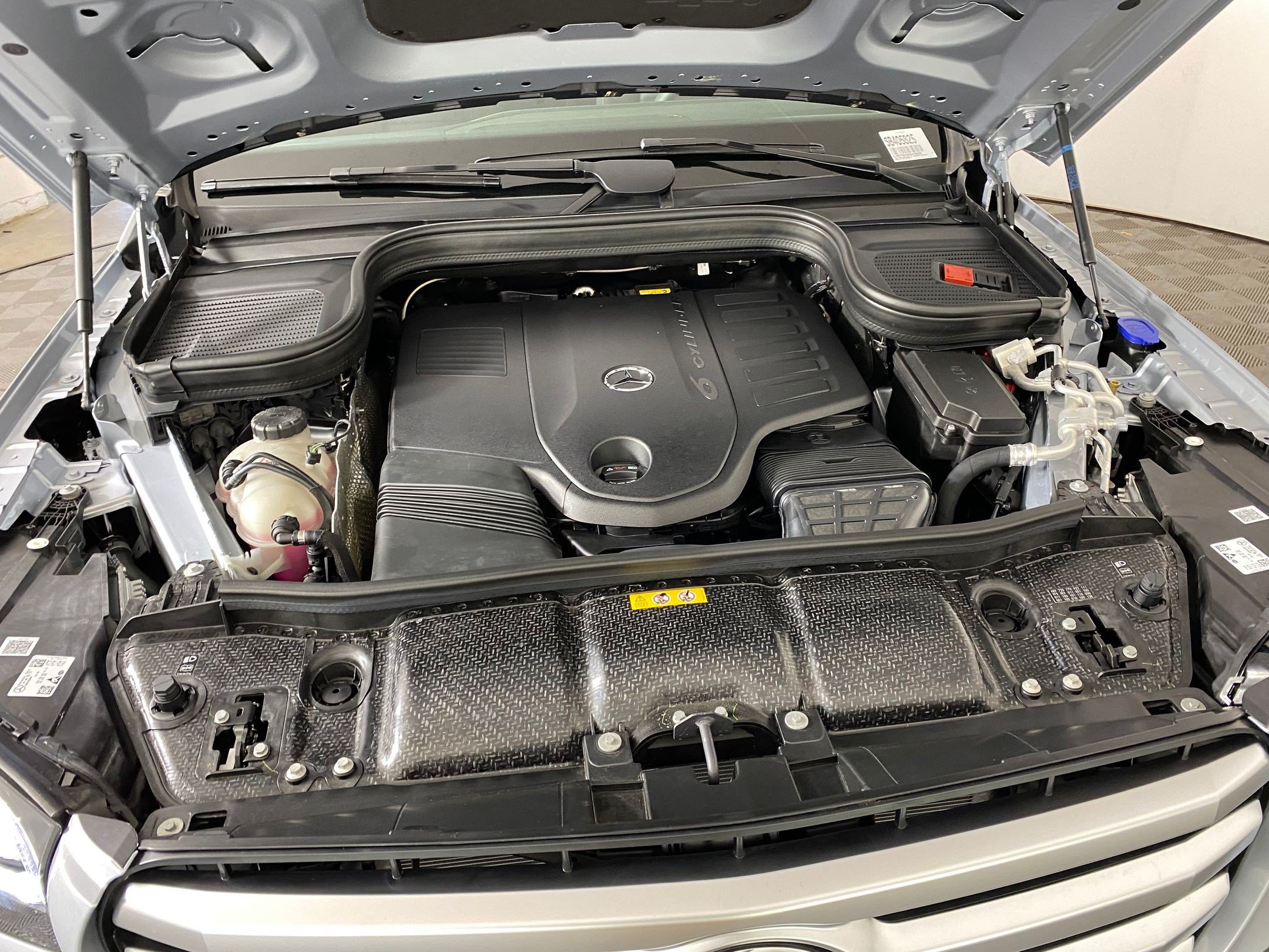 Used 2025 Mercedes-Benz GLS 450 4MATIC image 32