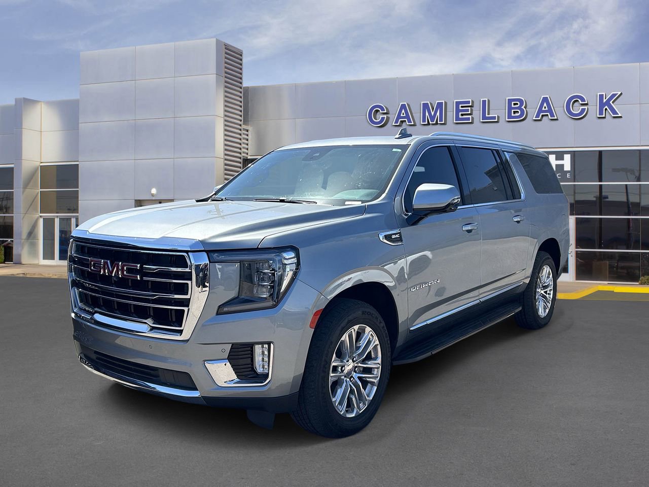Used 2023 GMC Yukon XL SLT w/ SLT Premium Package AWD/4WD image 16