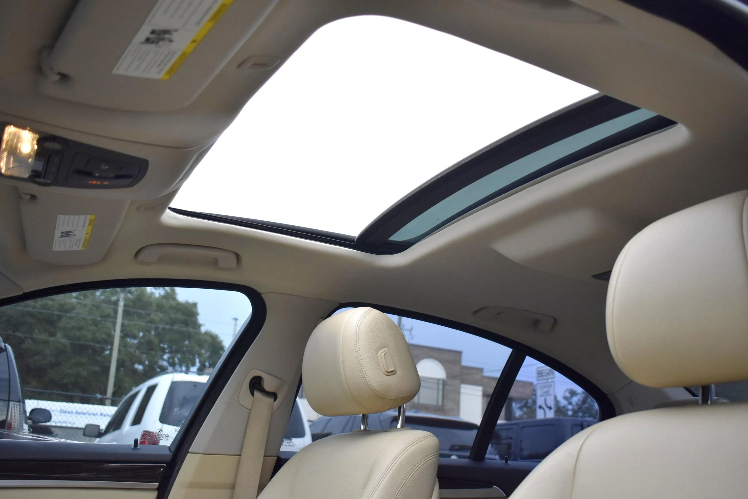 Used 2015 BMW 528i Sedan image 10