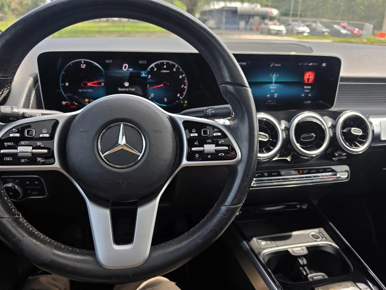 Used 2020 Mercedes-Benz GLB 250 4MATIC w/ Premium Package image 18