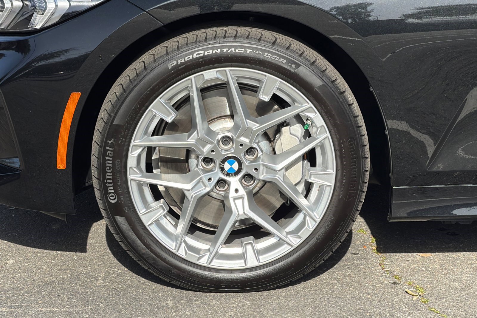 Used 2025 BMW 330i Sedan w/ Premium Package image 38