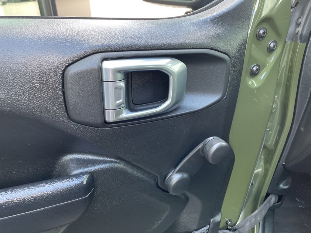 Used 2022 Jeep Gladiator Sport image 14