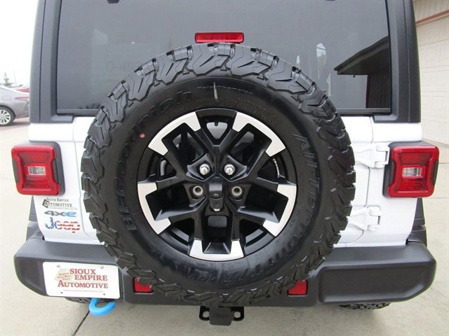 Used 2024 Jeep Wrangler Unlimited Rubicon 4xe image 15