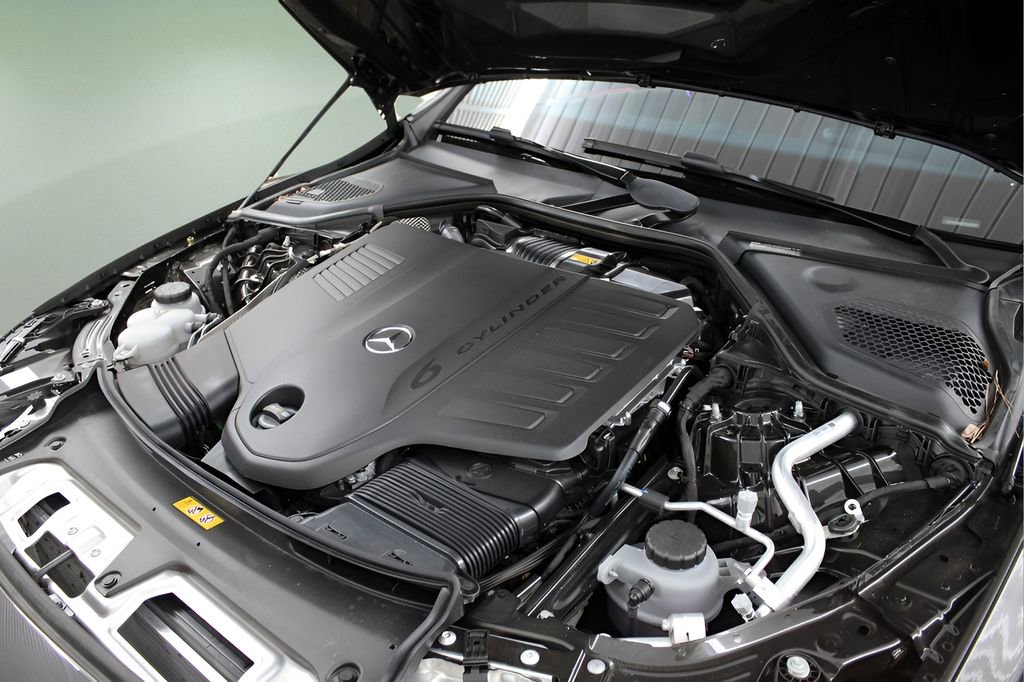 Used 2025 Mercedes-Benz E 450 4MATIC Sedan image 41