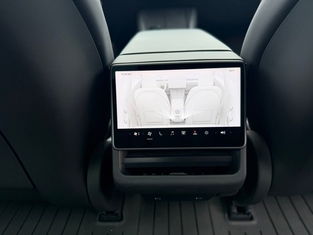 Used 2024 Tesla Model 3 Standard Range image 11