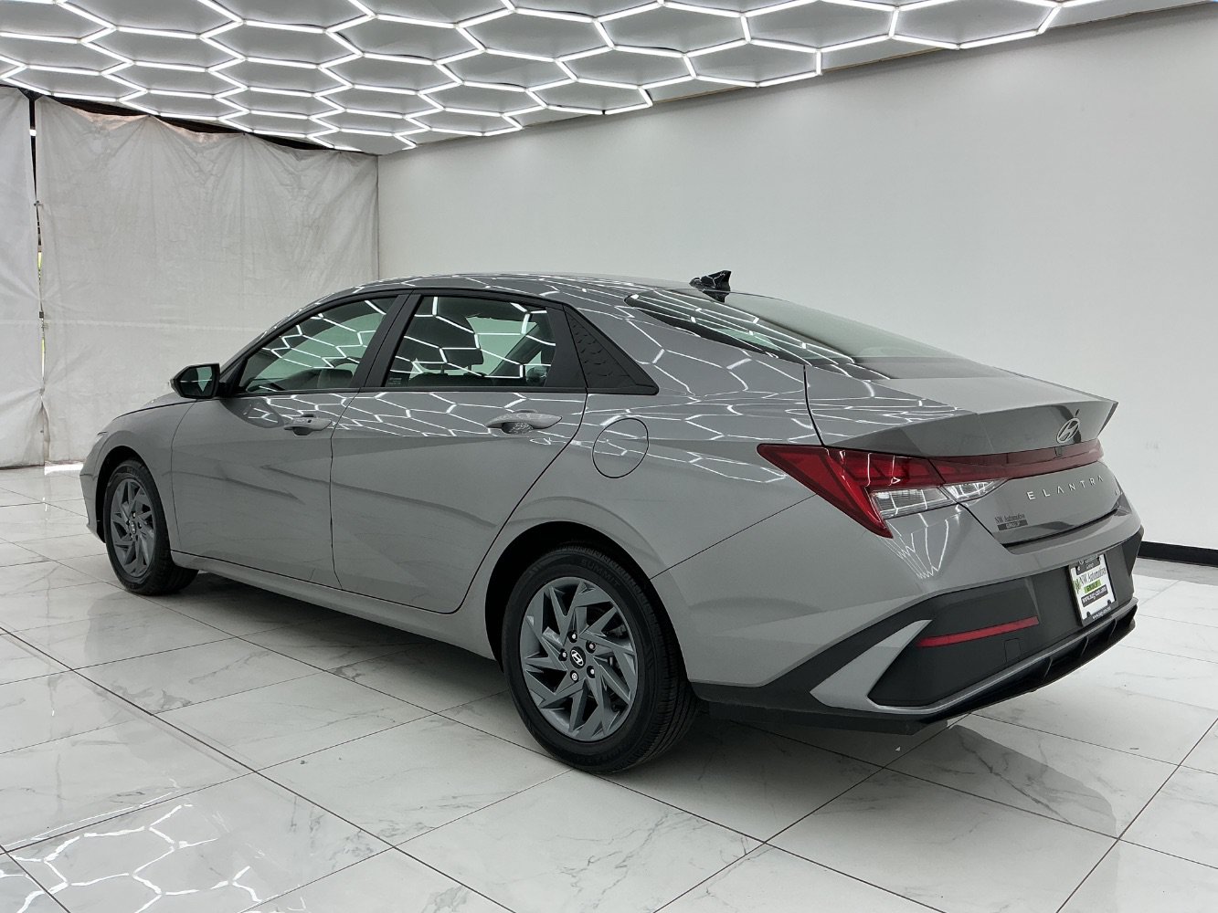 Used 2024 Hyundai Elantra Blue FWD image 12