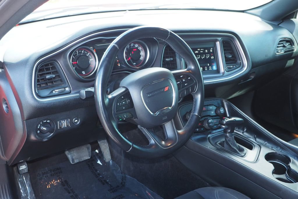Used 2018 Dodge Challenger SXT RWD image 12
