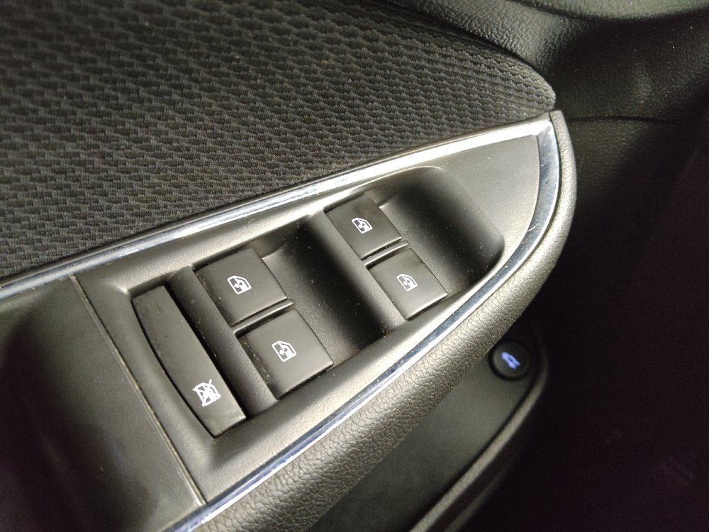 Used 2018 Chevrolet Cruze LT FWD image 27