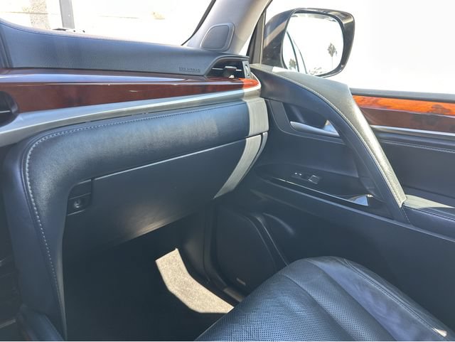 Used 2019 Lexus LX 570 4WD w/ Luxury Package image 14