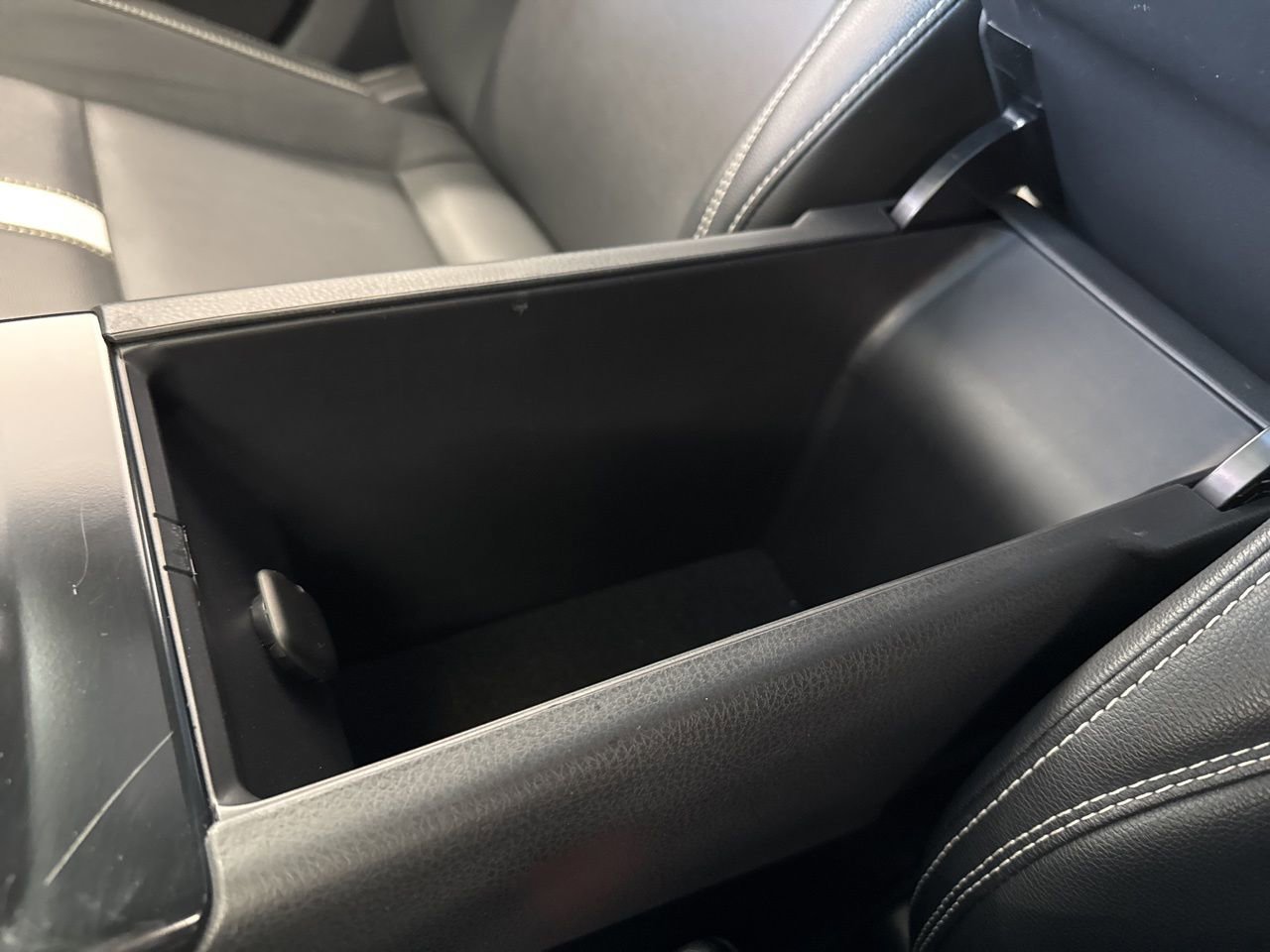 Used 2025 Toyota Camry SE w/ Convenience Package image 30